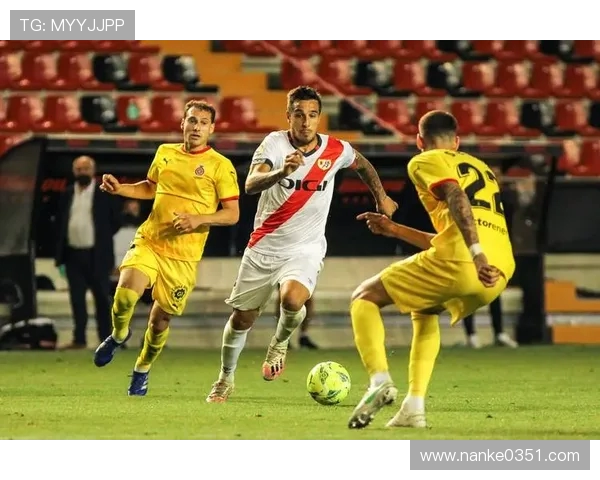 赫拉德莫雷诺闪击破门比利亚雷亚尔半场领先巴列卡诺一球